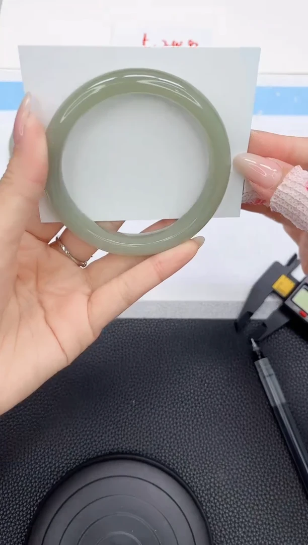 石英质玉手镯未镶嵌303-60.7