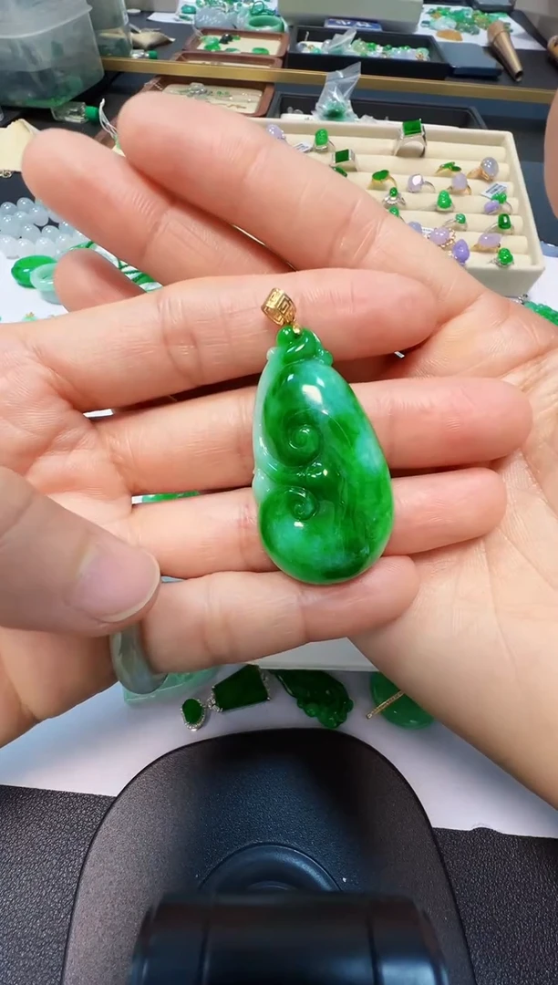 吊坠(不含链)18K金镶嵌翡翠欣*3500