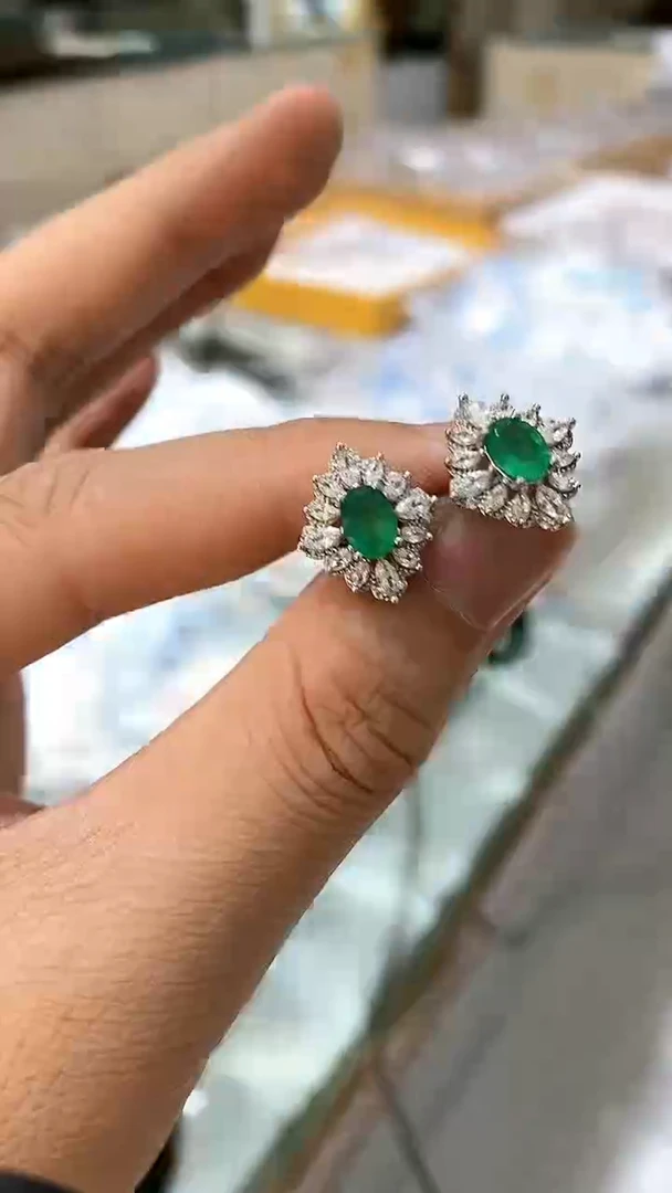 【闪购商品】祖母绿耳饰银S925镶嵌耳钉