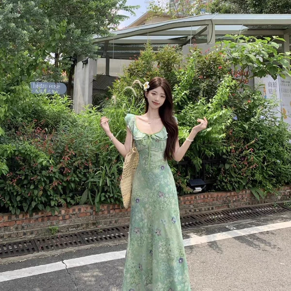法式荷叶边碎花雪纺连衣裙女2025夏季新款收腰显瘦系带气质茶歇裙