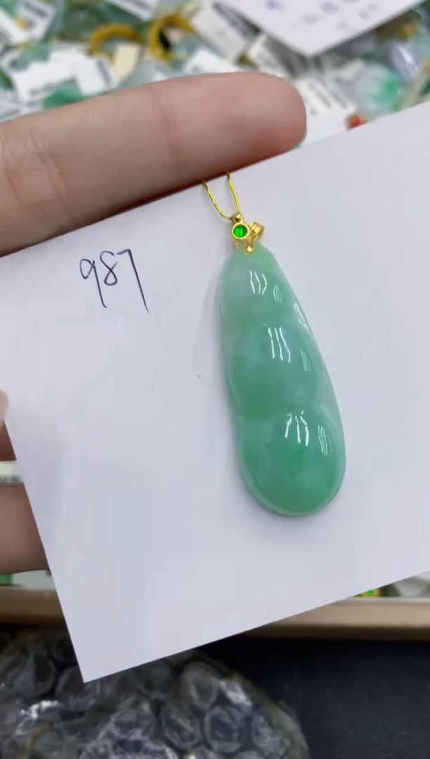 颈饰未镶嵌翡翠 翡翠