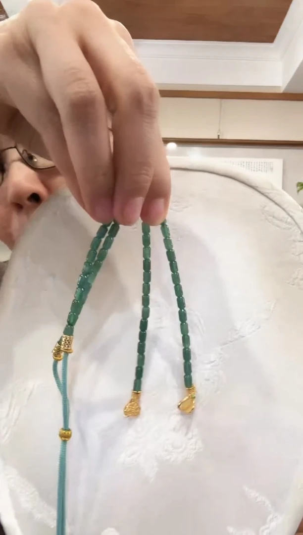 翡翠未镶嵌颈饰国风