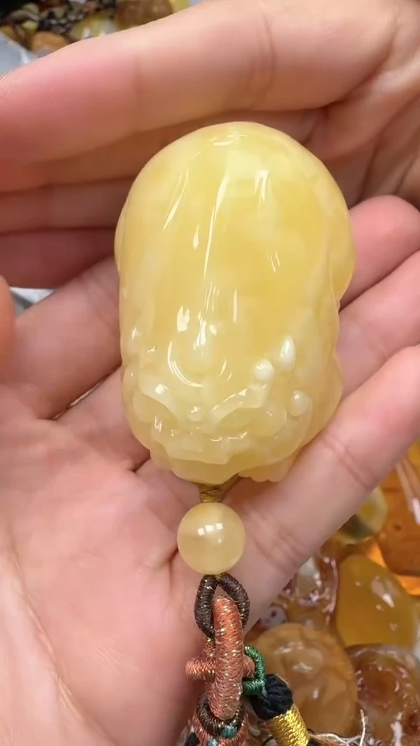 裸石琥珀未镶嵌如图