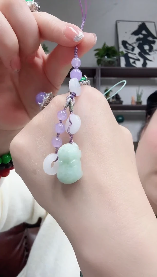 颈饰未镶嵌翡翠小猪挂件