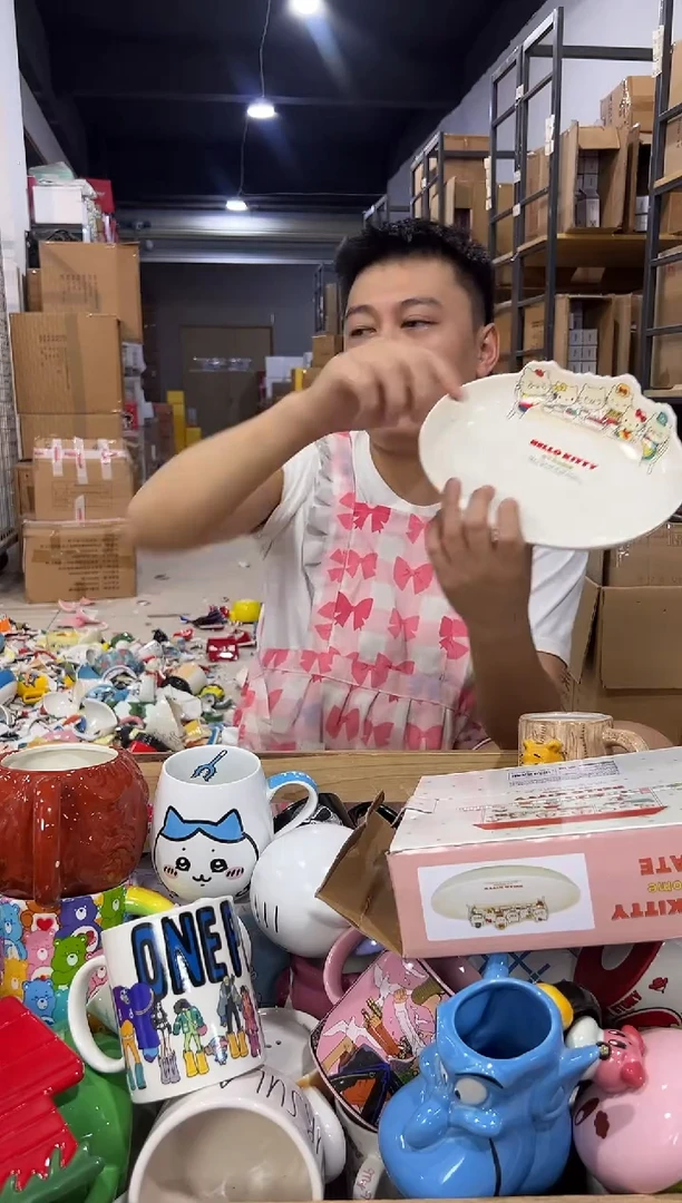 瓷片原盒kt猫一家人餐盘