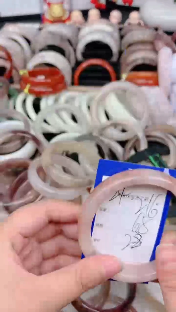 未镶嵌手镯石英质玉216