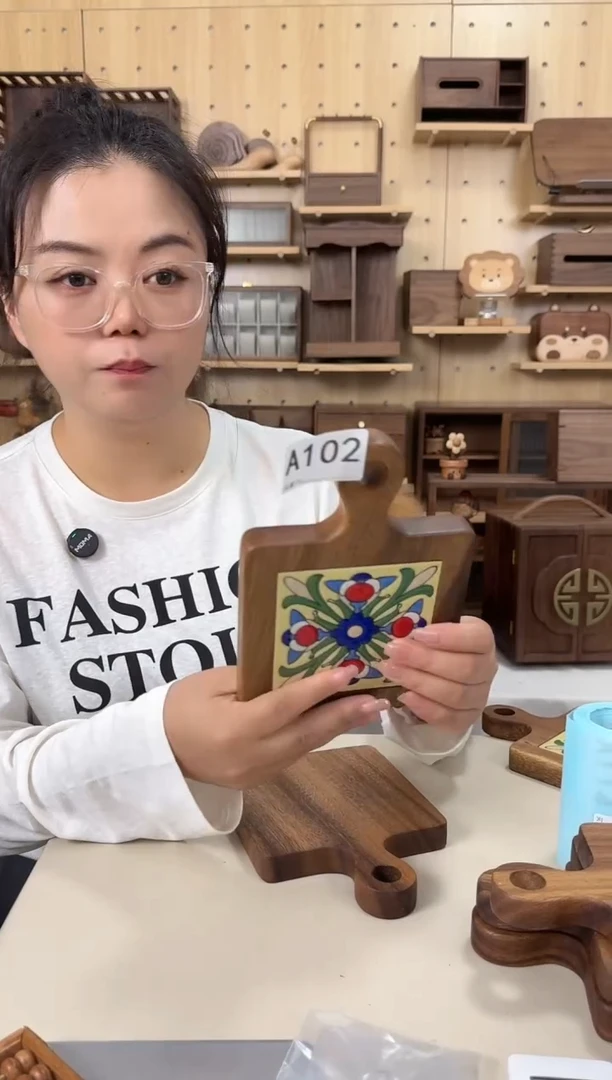 木102号实木豆蔻锅垫微瑕
