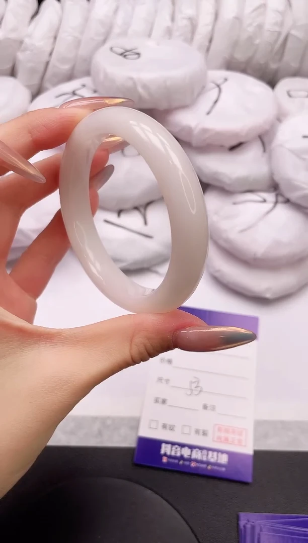 【闪购商品】和田玉手镯未镶嵌17K146-53