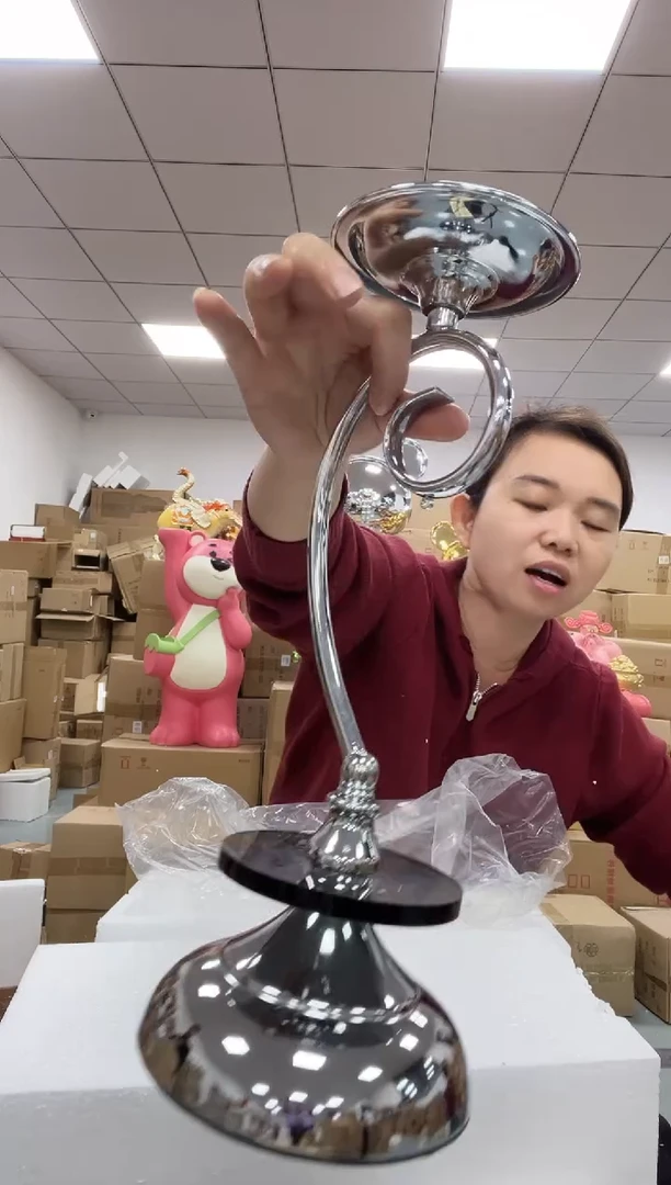 树脂铬色黑色水晶烛台