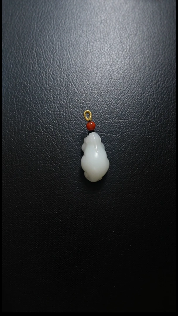 颈饰未镶嵌和田玉貔貅