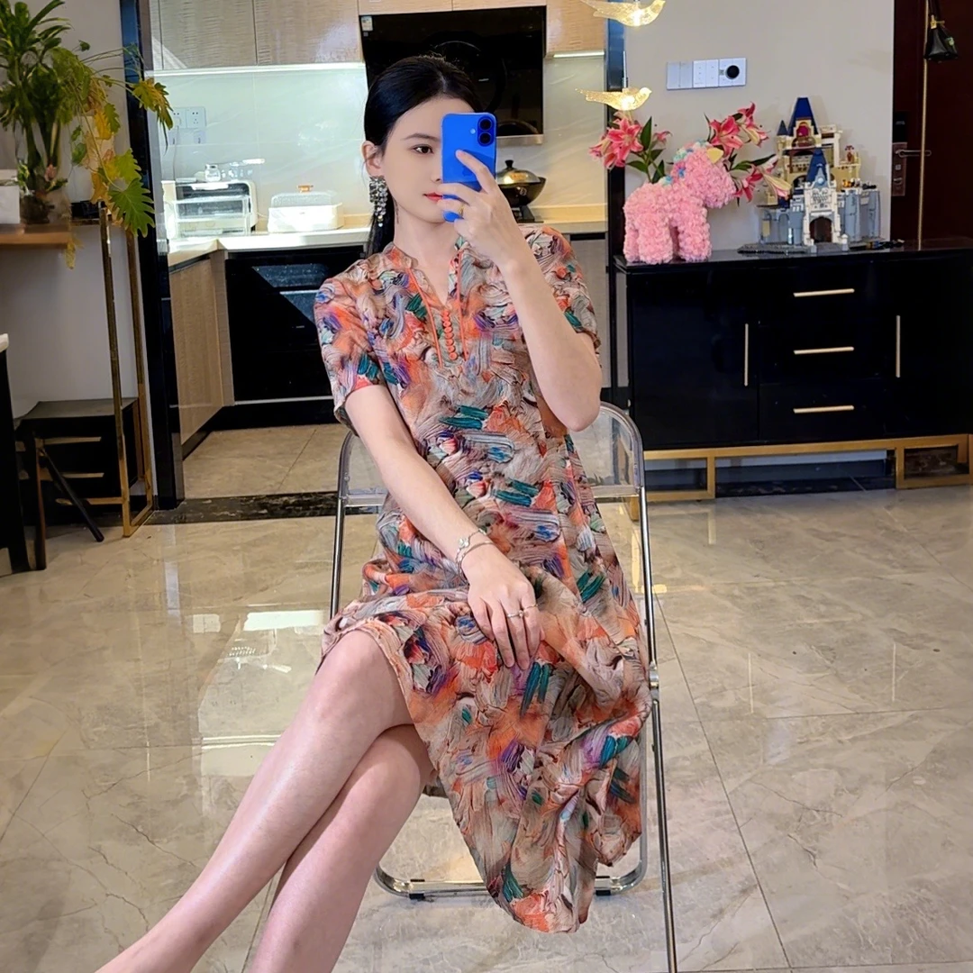 435气质高档V领碎花连衣裙2025新款爆款洋气减龄遮肚子藏肉A字裙
