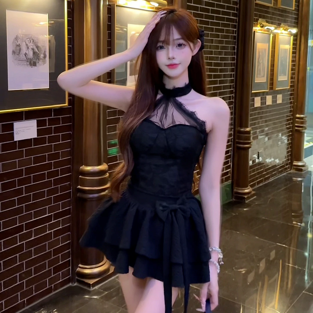 法式名媛风性感蕾丝纱网拼挂脖上衣设计感高腰显瘦蛋糕短裙两件套