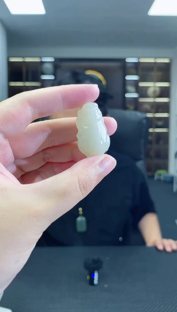 和田玉未镶嵌颈饰貔貅吊坠