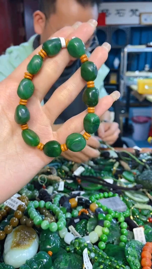 未镶嵌和田玉挂件1