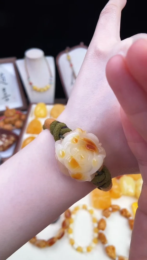 琥珀未镶嵌珠宝奇石柒月