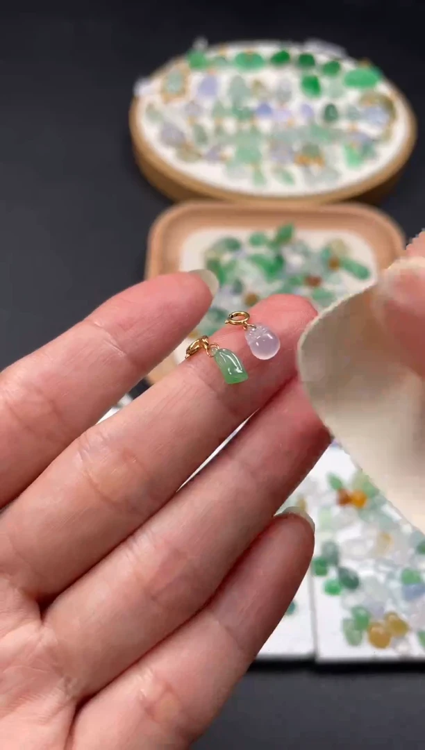 吊坠(不含链)18K金镶嵌翡翠2个JK473