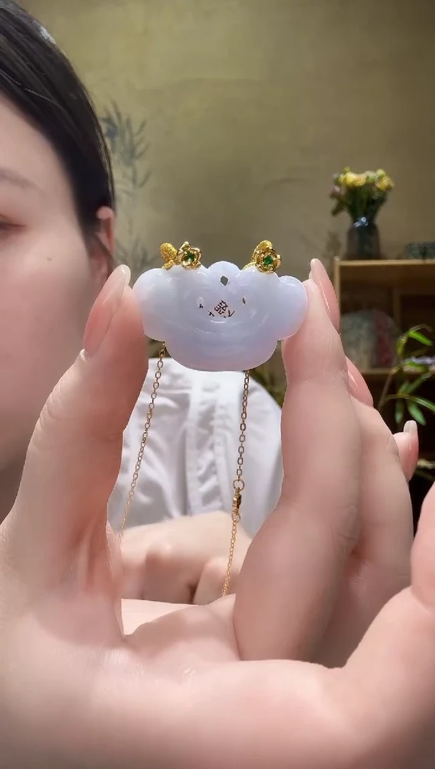 翡翠未镶嵌颈饰吊坠