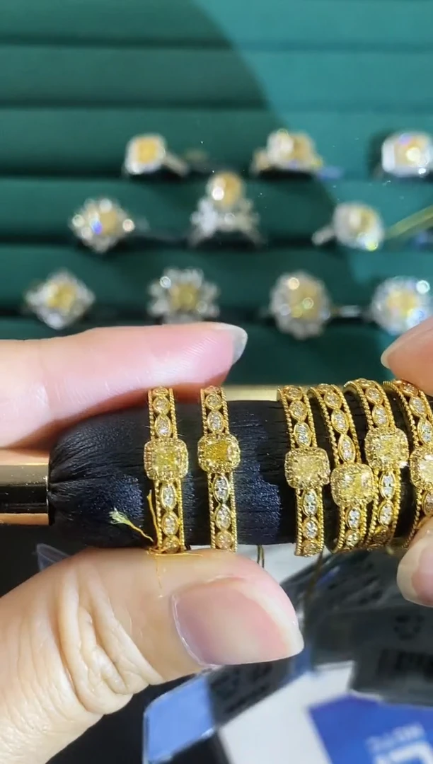 18K金镶嵌戒指钻石多样性发一