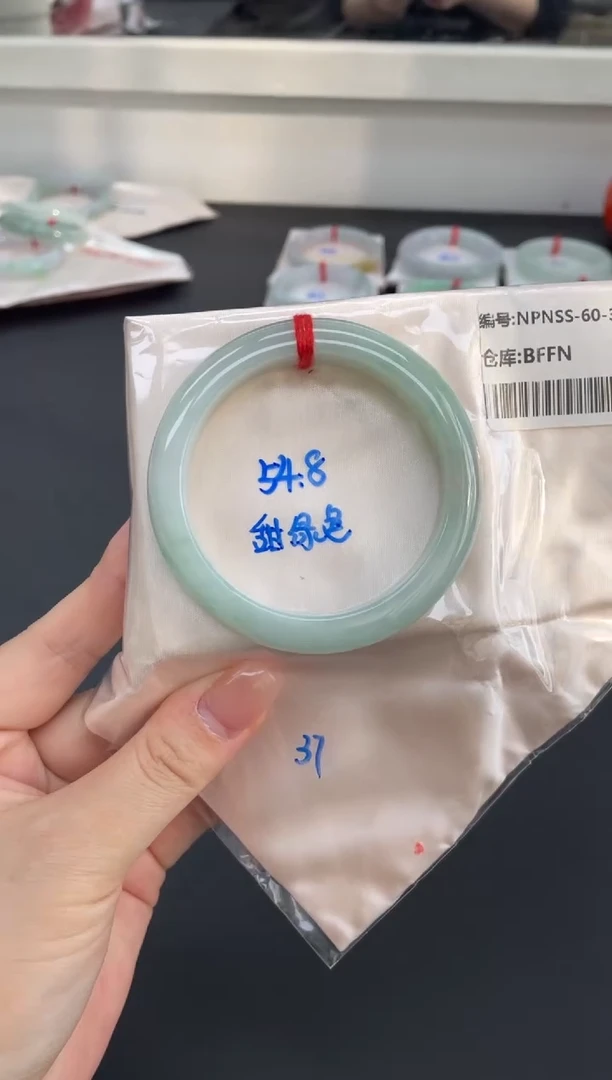 未镶嵌手镯翡翠翡翠手镯