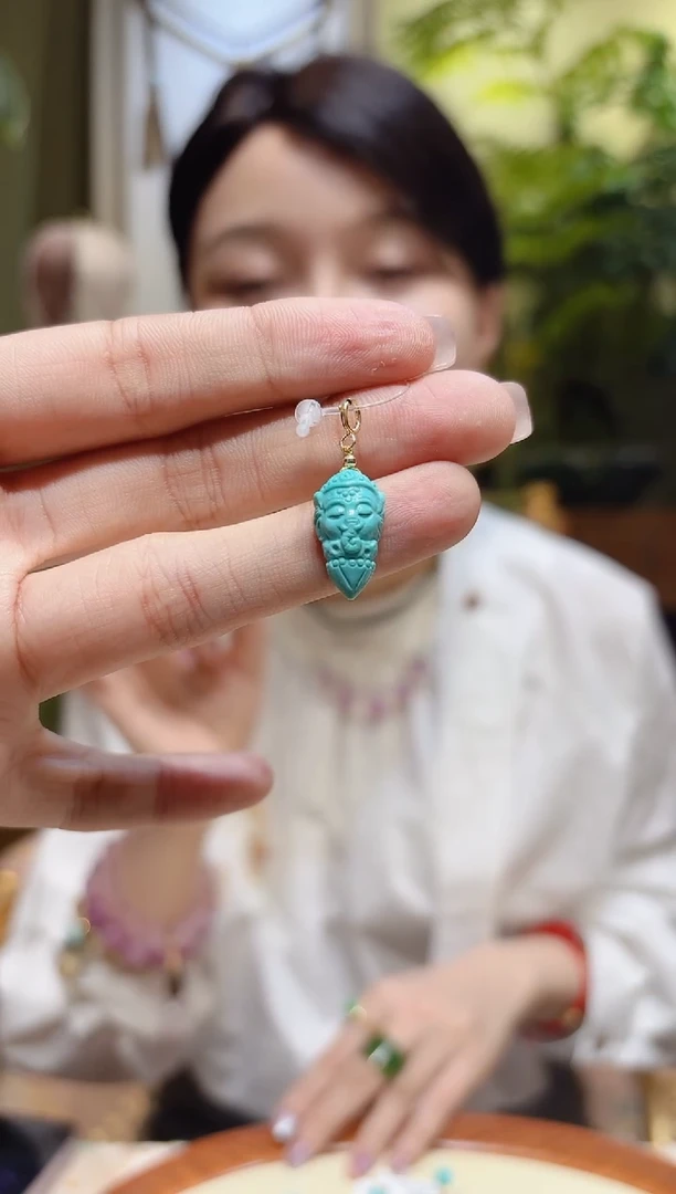 【闪购商品】绿松石挂件18K金镶嵌大象绿松挂件