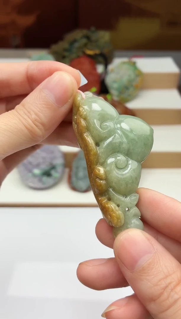 颈饰未镶嵌翡翠牌子