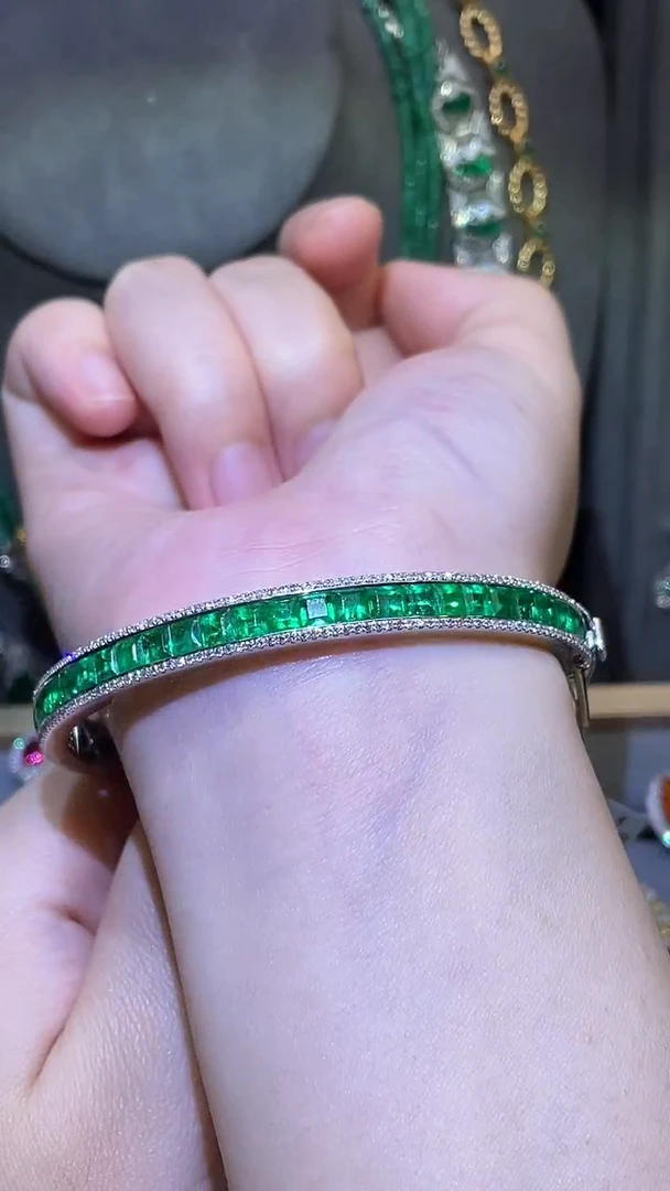 祖母绿手镯18K金镶嵌潘杰希尔 7.2ct