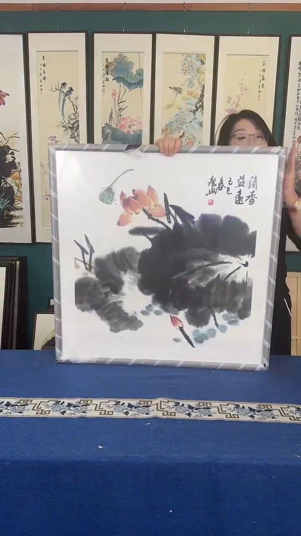 国画80*80荷花实木装裱