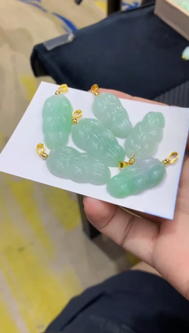 颈饰未镶嵌翡翠天然缅甸翡翠A货多样性发其一