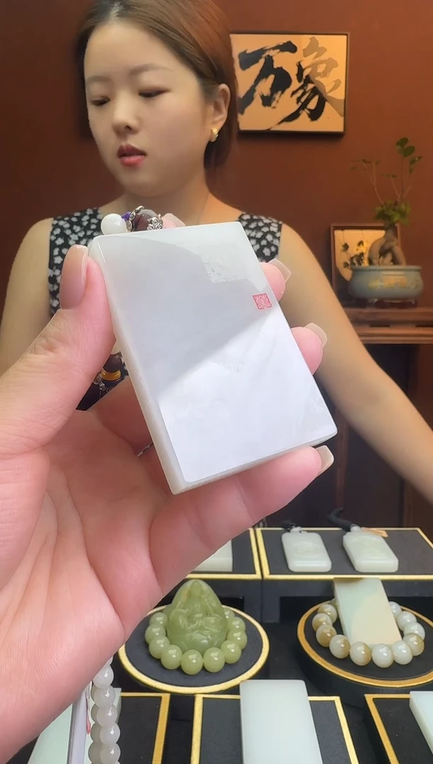 和田玉未镶嵌颈饰1