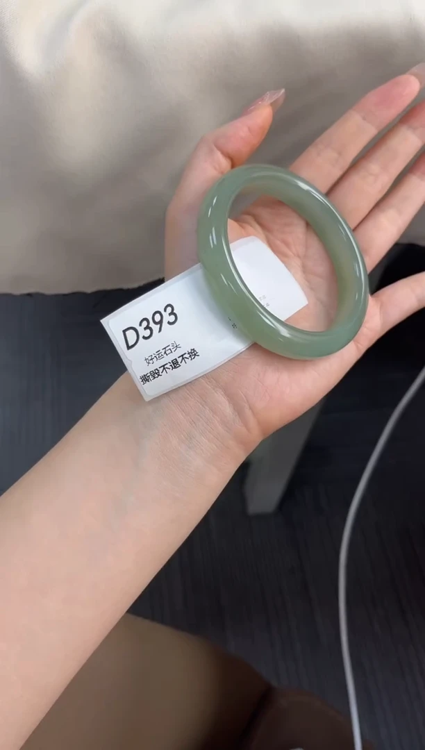 未镶嵌手镯石英质玉393