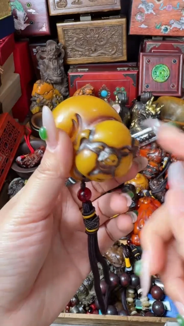 【闪购商品】蜜蜡裸石未镶嵌主播推荐：一物一拍，讲解为准！