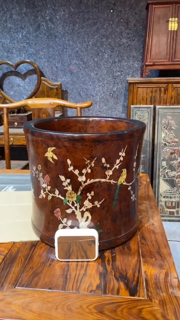 木珍藏老货...黄花梨笔筒