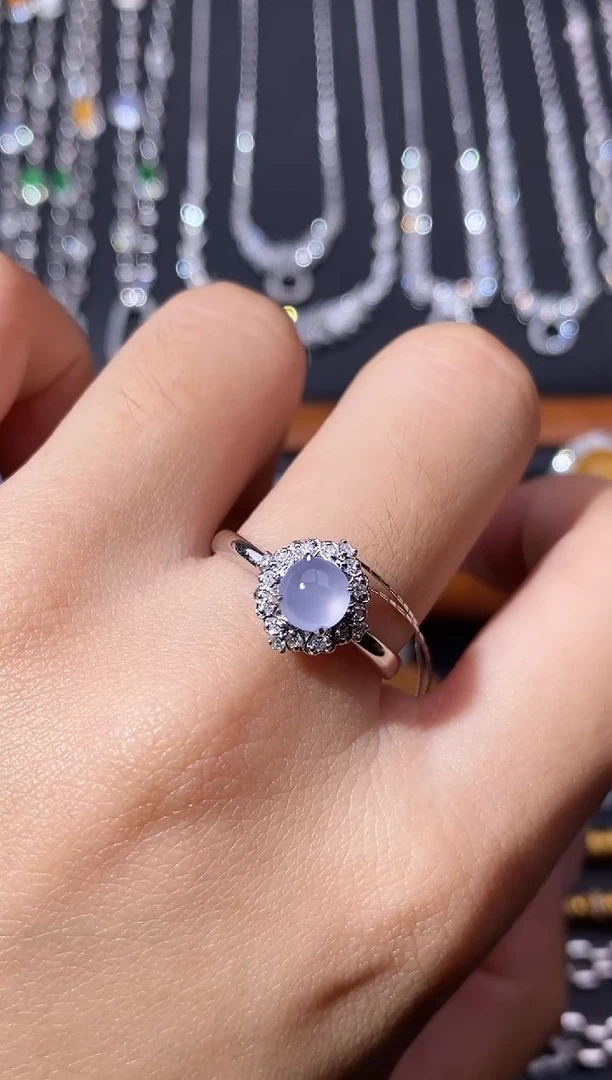 18K金镶嵌戒指翡翠这****板戒指