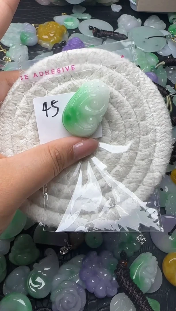 颈饰未镶嵌翡翠缅甸翡翠吊坠