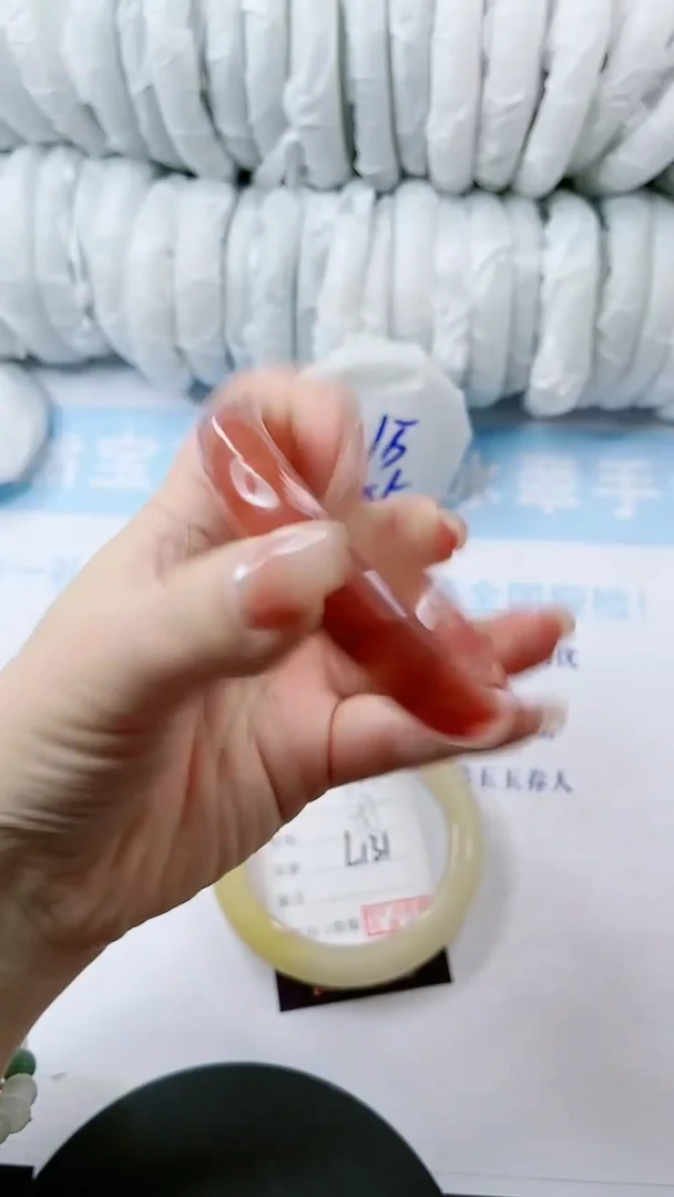 【闪购商品】石英质玉手镯未镶嵌多样性发货64L132