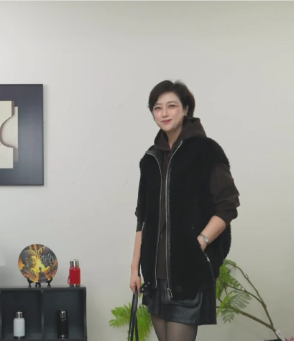 【U.M】松软小羊羔100%绵羊毛立领拉链保暖百搭马甲