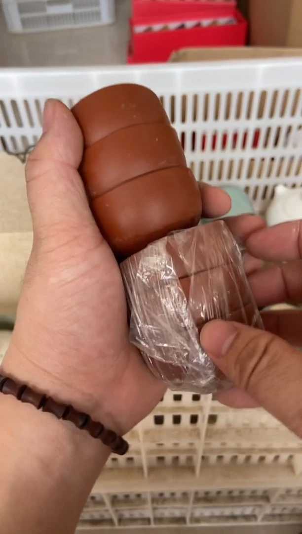 摄影的产品有使用过的痕迹有点脏介意勿拍