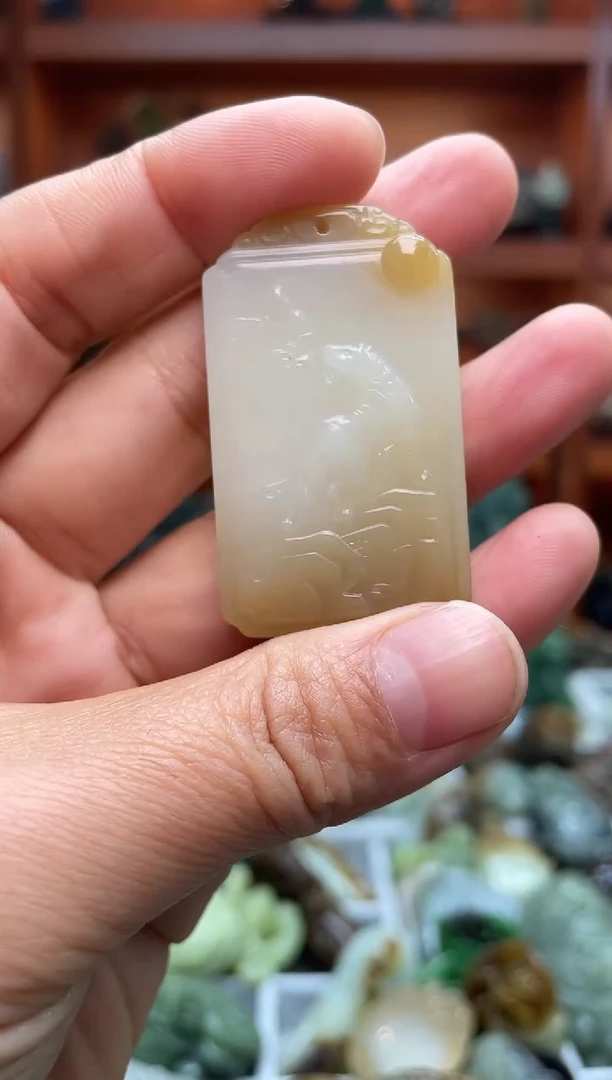 颈饰未镶嵌和田玉1