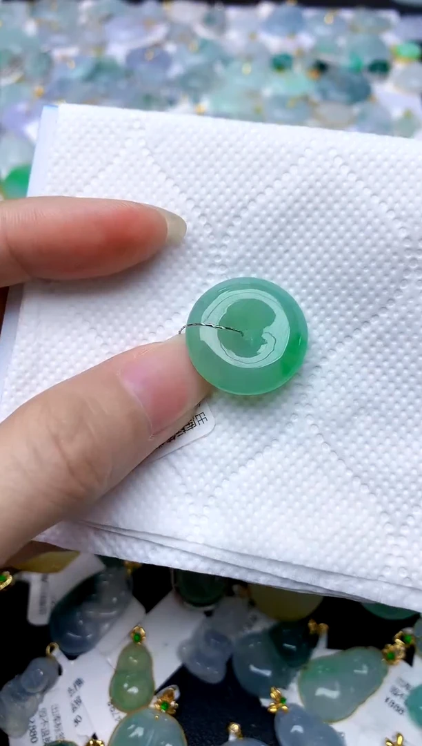 颈饰未镶嵌翡翠天然A货翡翠