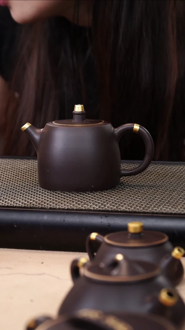 茶壶紫砂四号井茄皮紫泥描金汉铎200cc