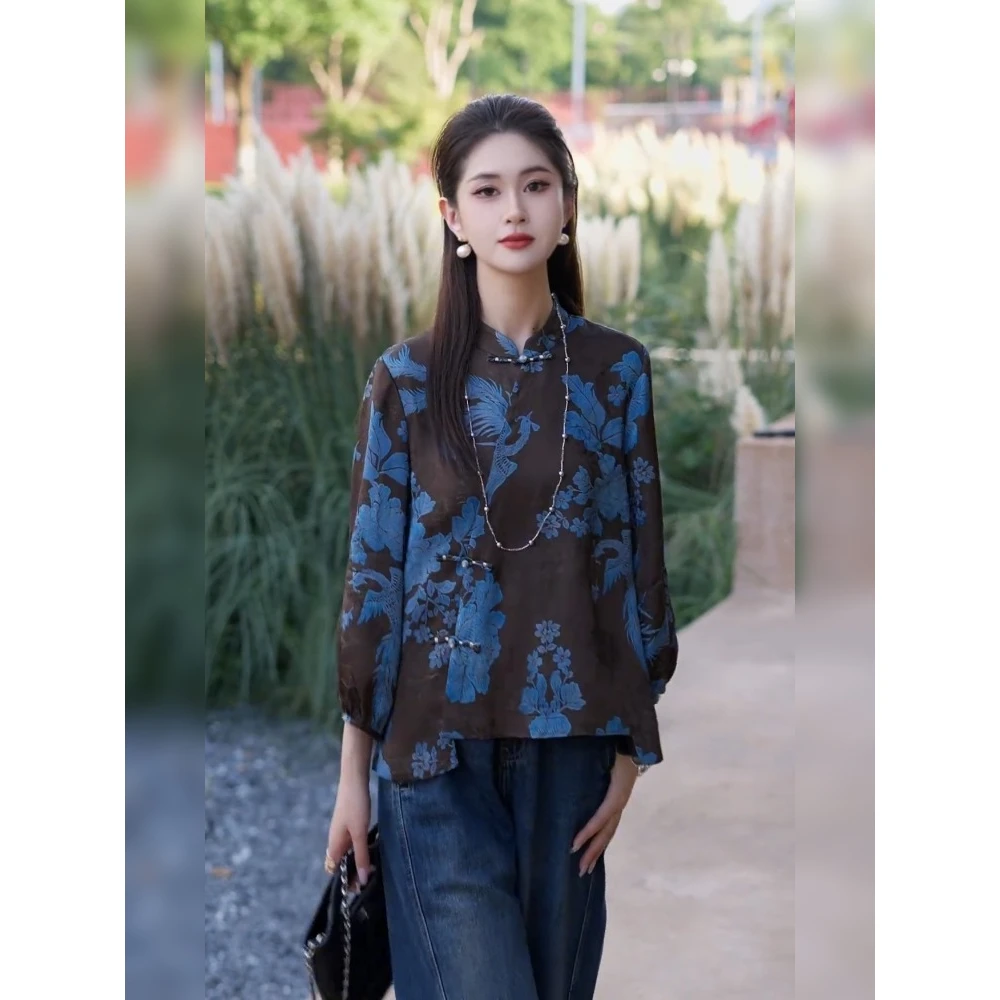 早秋新款时尚年轻版新中式巨好看国风改良蓝色印花上衣女2025新款