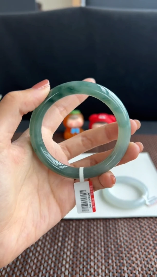 翡翠手镯未镶嵌71号57.4*9.4*9