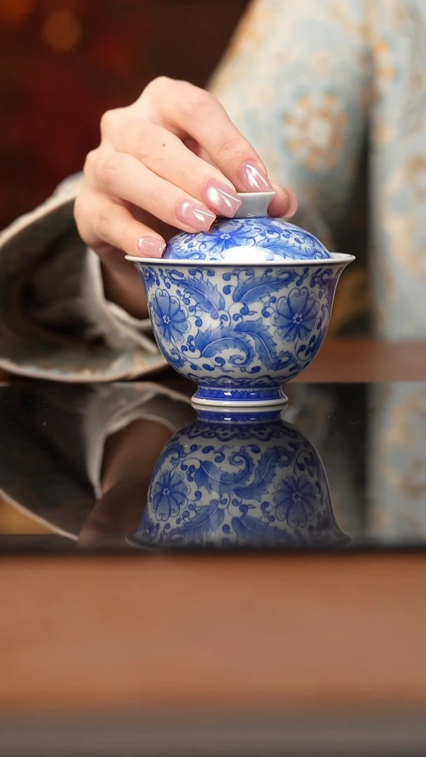 杯看山柴窑青花凤尾