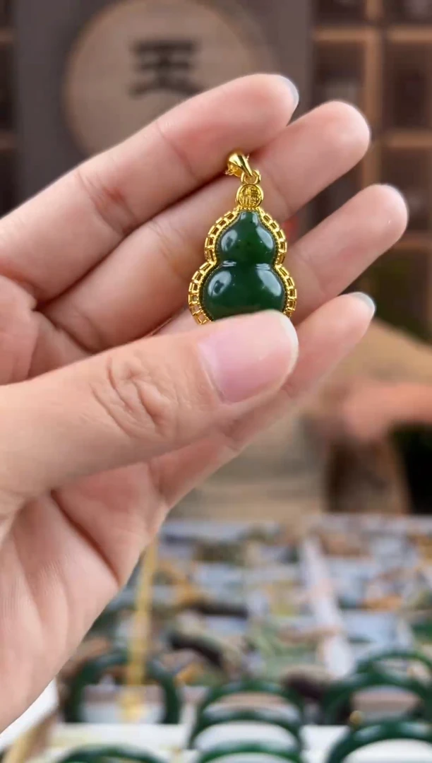 颈饰未镶嵌和田玉拍一发一，拍一发一