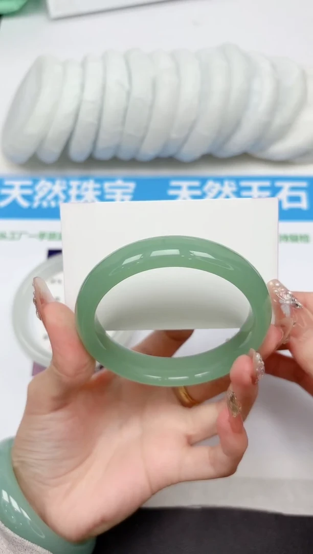 未镶嵌手镯石英质玉323-60.4