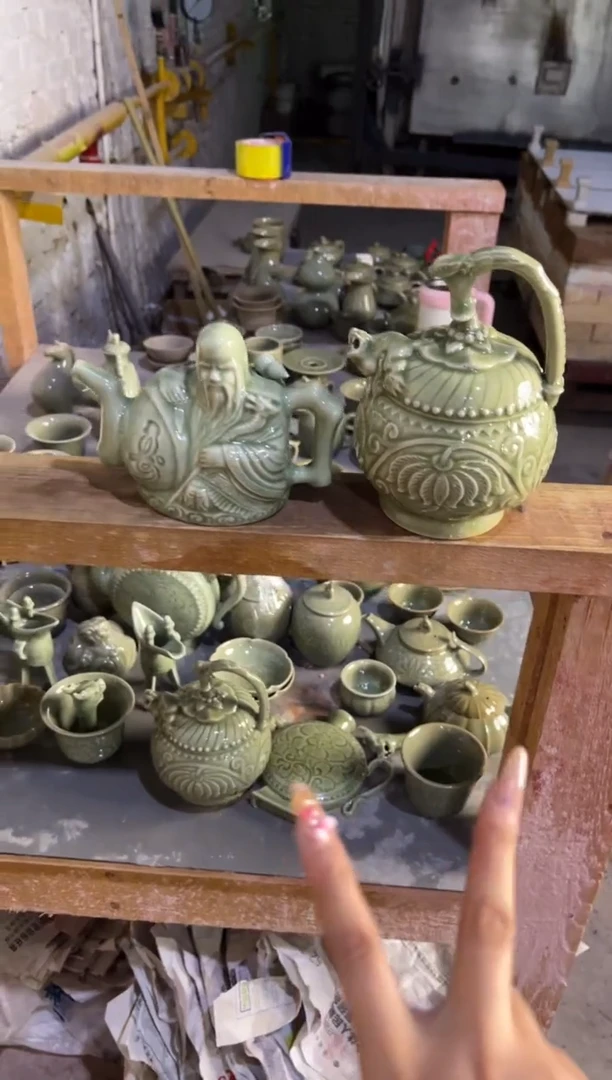 微瑕耀州窑倒流壶（的）+两心壶