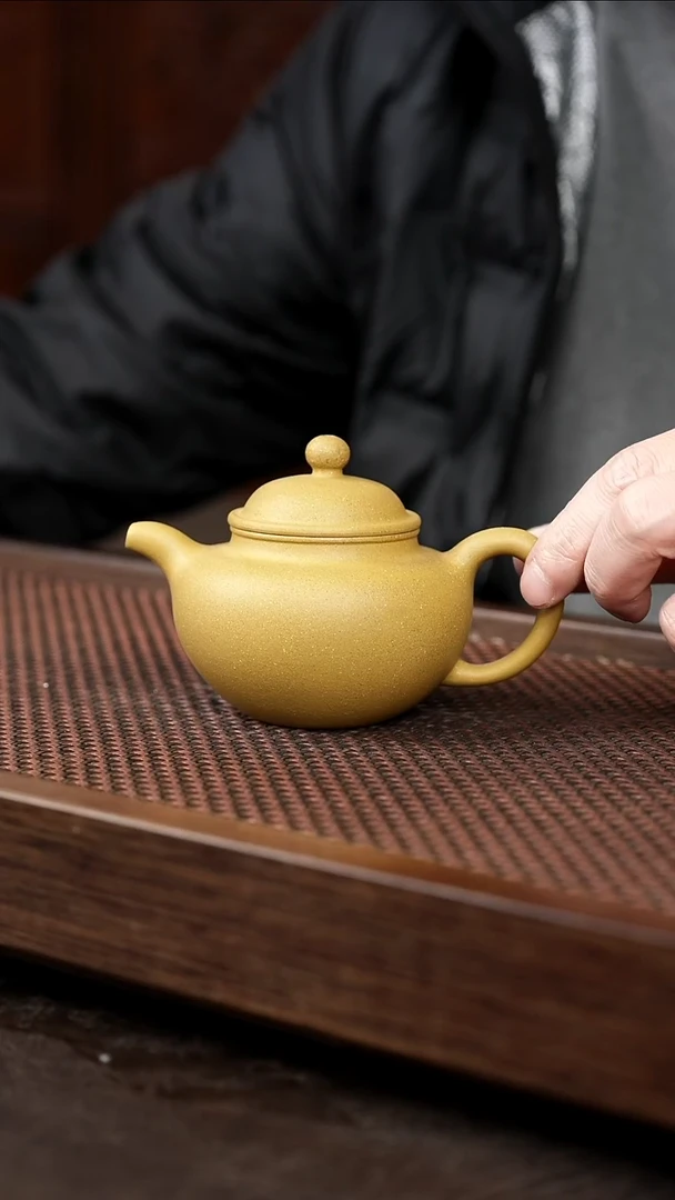 茶壶紫砂葵黄莲子