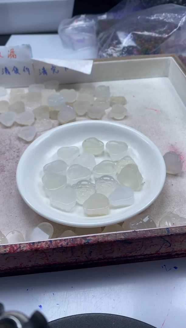 【闪购商品】玛瑙/玉髓颈饰银S800镶嵌x142荔枝冻佛公*1颗