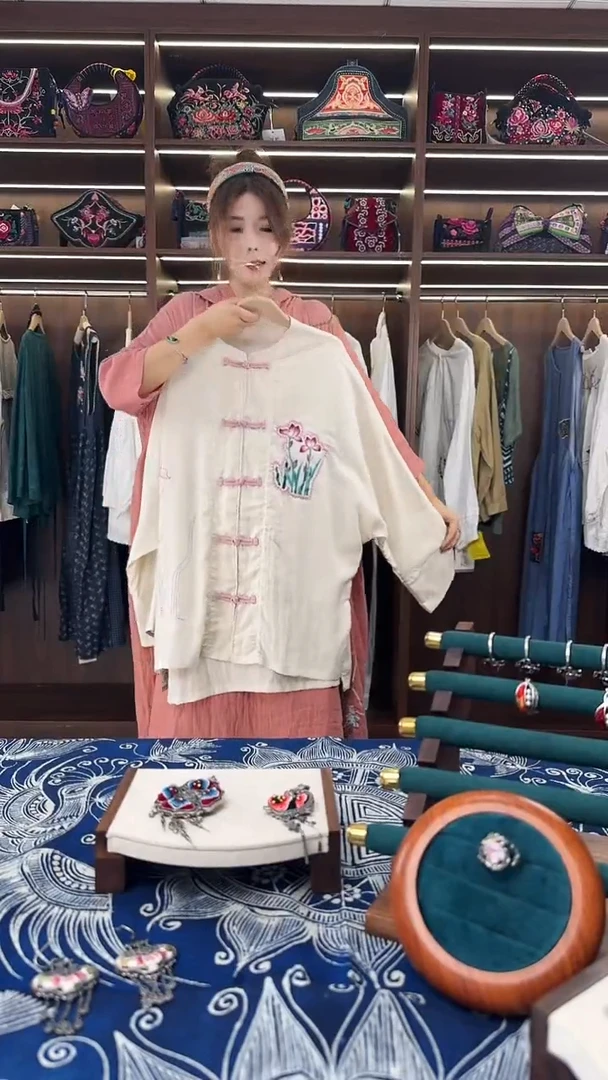 织绣L621 黔东南苗族刺绣   上衣