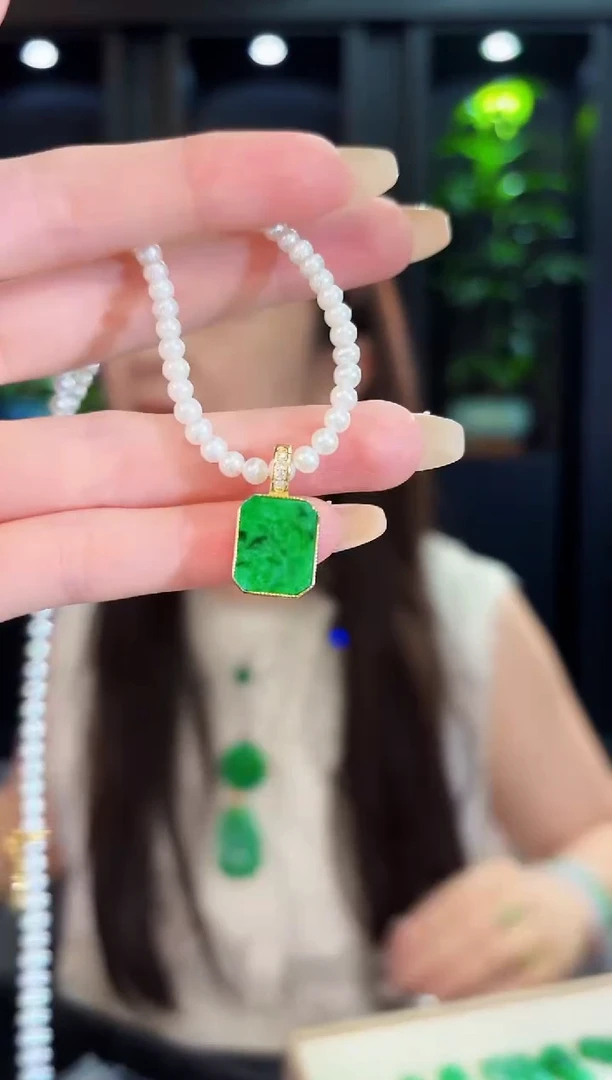 翡翠未镶嵌吊坠(不含链)缅料A货/多样性发货/一件